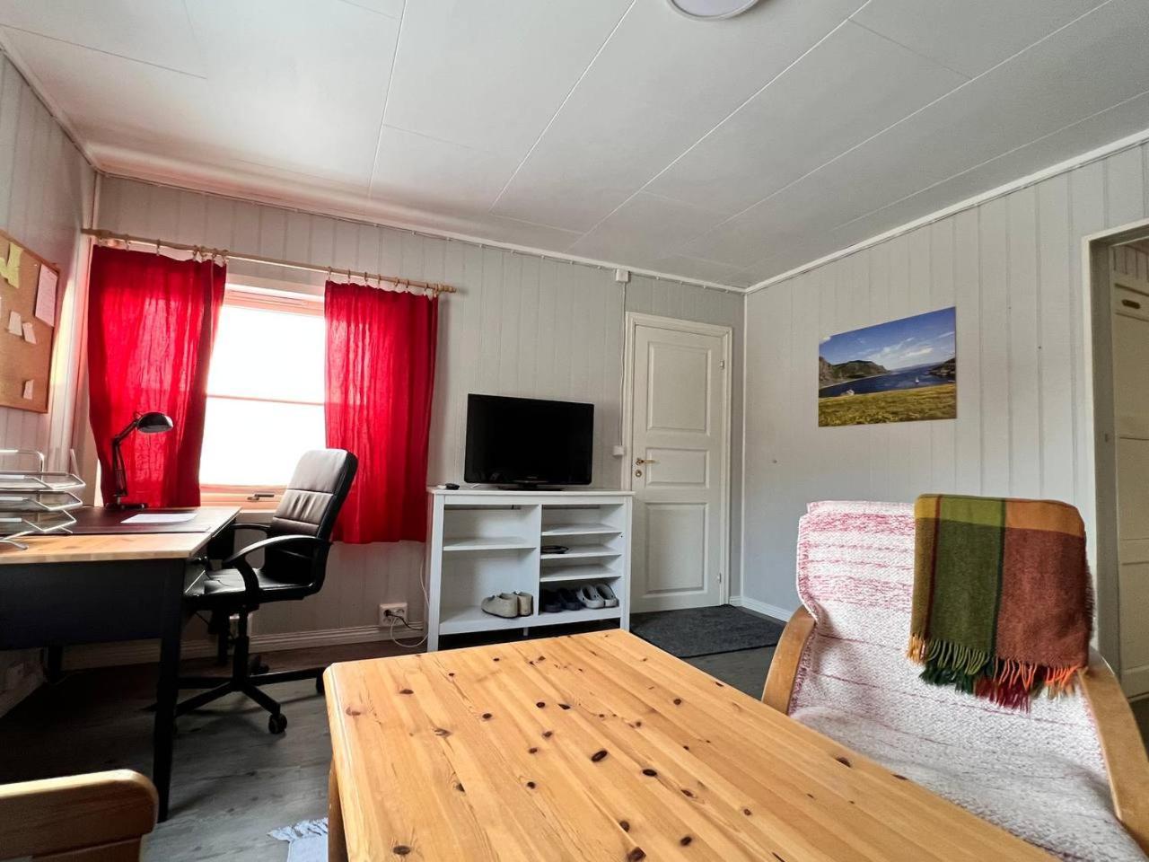 Blue House I At The End Of The World Apartment Mehamn Exterior photo
